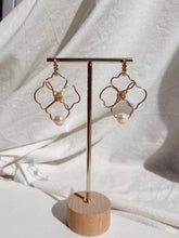 Load image into Gallery viewer, AERYN hoop earrings