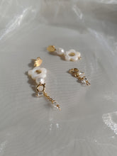 Load image into Gallery viewer, HAELA earrings - Pearl White