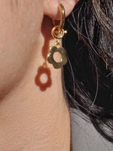 Load image into Gallery viewer, VELORA hoop earrings