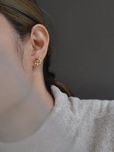 Load image into Gallery viewer, wholesale LAZYDAISY studs
